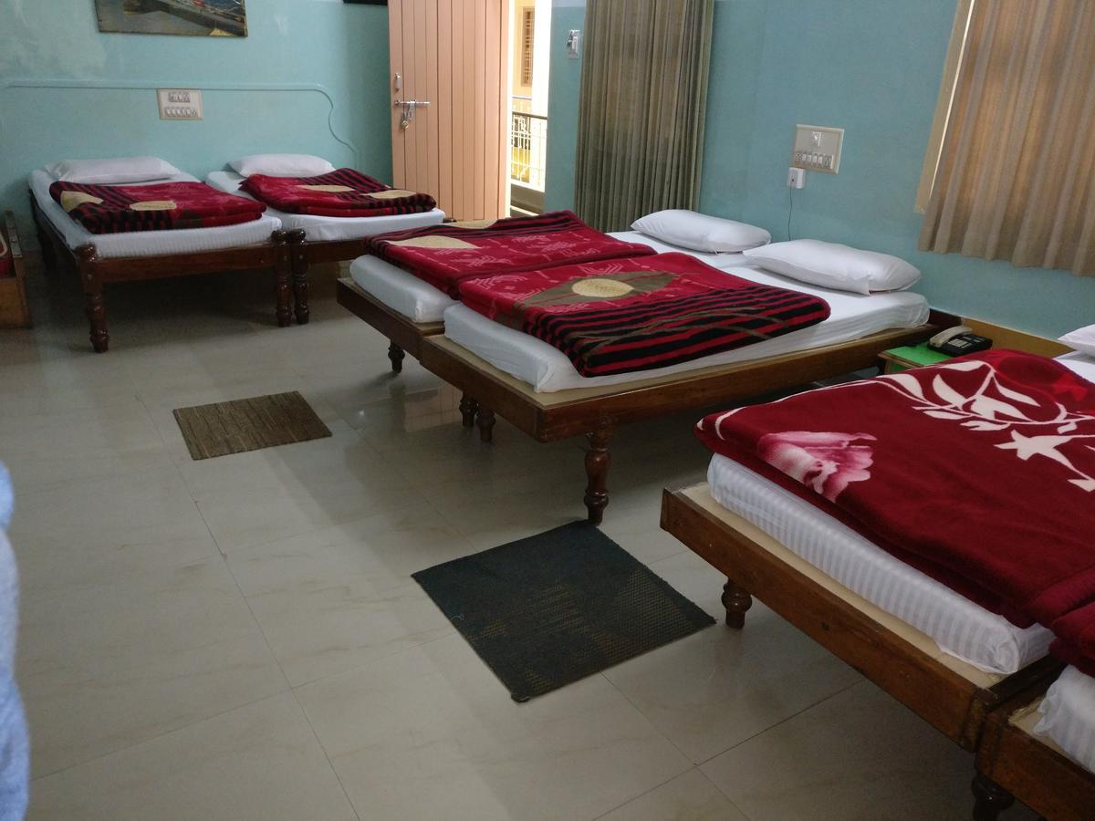 Hotel Raj Mahal Chikmagalūr Extérieur photo