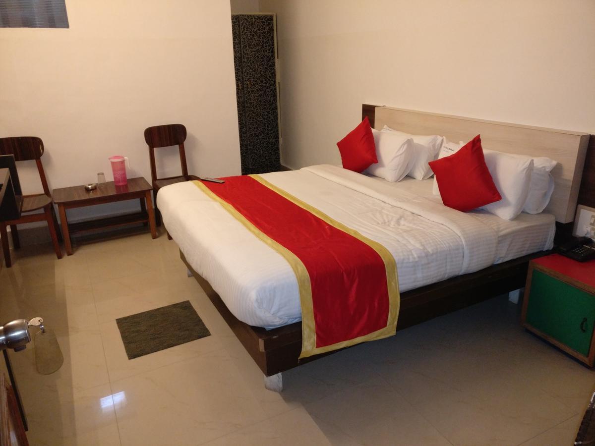 Hotel Raj Mahal Chikmagalūr Extérieur photo