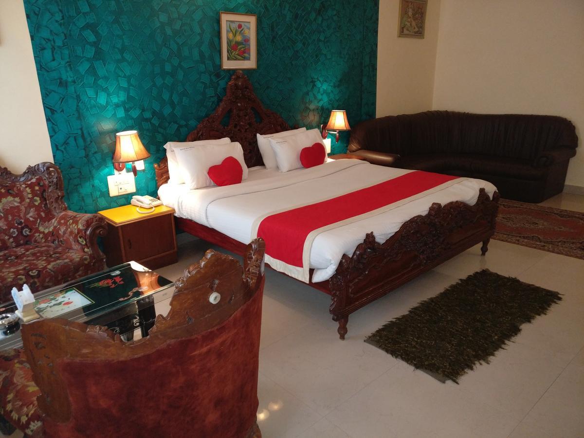 Hotel Raj Mahal Chikmagalūr Extérieur photo